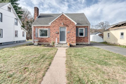 186 Irving St, Manchester, CT, 06042-3037 | Card Image