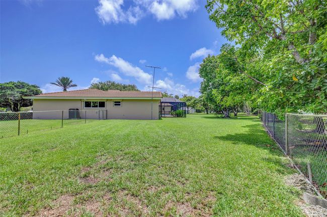 11000 Sw 75 Th Ct, House other with 5 bedrooms, 3 bathrooms and null parking in Pinecrest FL | Image 47