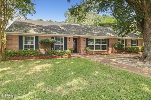 102 Dogwood Dr, Gulfport, MS, 39507-1940 | Card Image