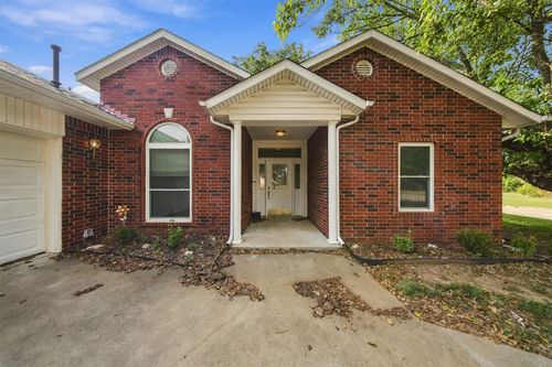 1401 E 8th St, Cushing, OK, 74023-4752 | Card Image