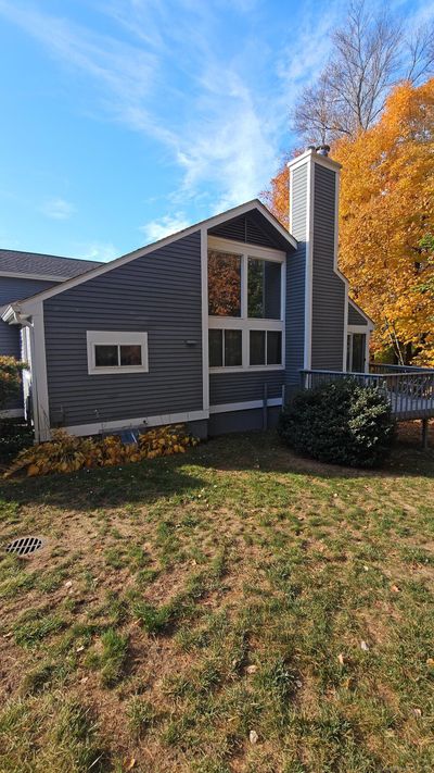 32 Old Mill Court, Condo with 2 bedrooms, 2 bathrooms and null parking in Simsbury CT | Image 2