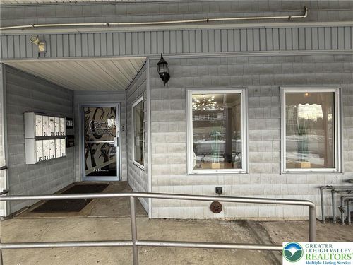 519 Front St, Catasauqua, PA, 18032-2400 | Card Image