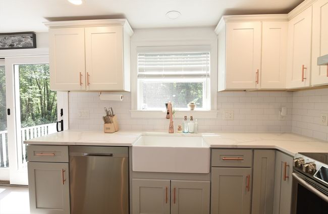 35 Ryders Ln, House other with 4 bedrooms, 3 bathrooms and 6 parking in Marshfield MA | Image 15
