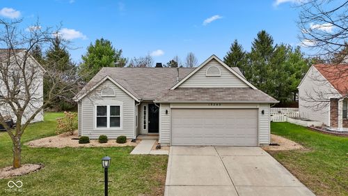 19345 Amber Way, Noblesville, IN, 46060-8384 | Card Image
