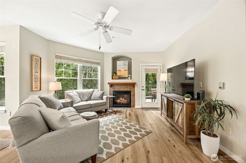 1402-4335 Issaquah Pine Lake Rd Se, Sammamish, WA, 98075-5286 | Card Image