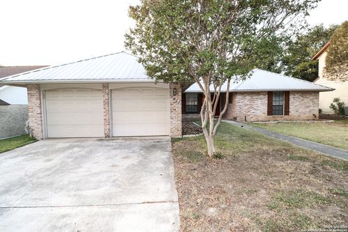 7227 Trace Buckle Dr, San Antonio, TX, 78240-3223 | Card Image