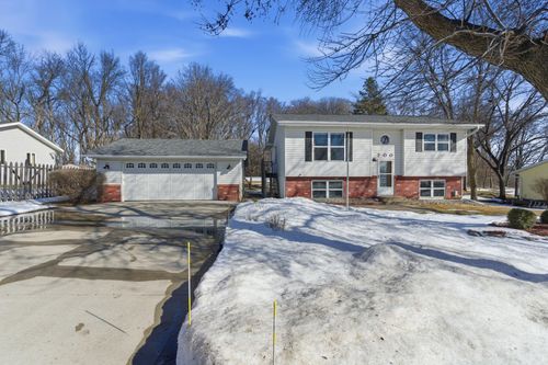 700 29th St Nw, Willmar, MN, 56201-2355 | Card Image