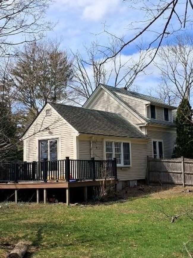27 Hill St, House other with 3 bedrooms, 2 bathrooms and 4 parking in Raynham MA | Image 25