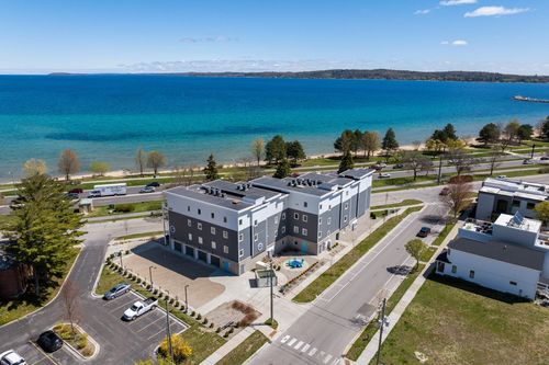 539 Bay Street, Traverse City, MI, 49684 | Card Image