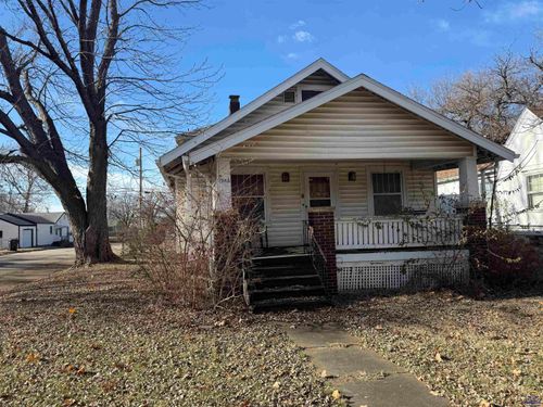 1943 Se Hudson Blvd, Topeka, KS, 66607-1301 | Card Image