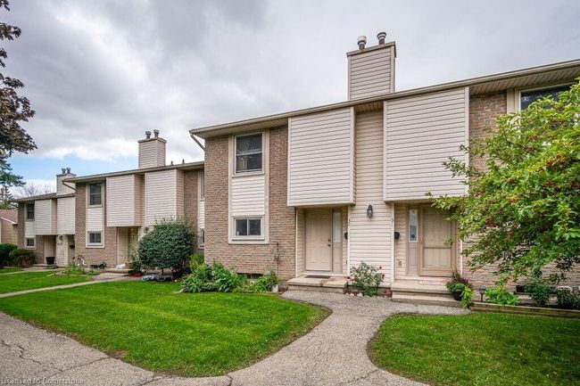 30 - 11 Grand River Blvd, Townhouse with 4 bedrooms, 2 bathrooms and 1 parking in Kitchener ON | Image 4