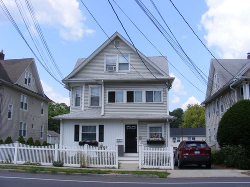 524 Villa Ave, Fairfield, CT, 06825-1947 | Card Image