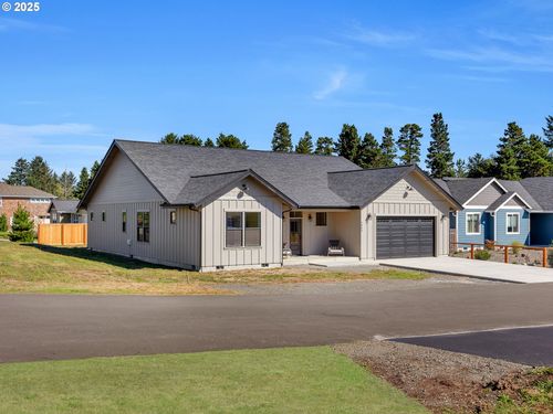 1054 Picture Pl, Gearhart, OR, 97138-0017 | Card Image