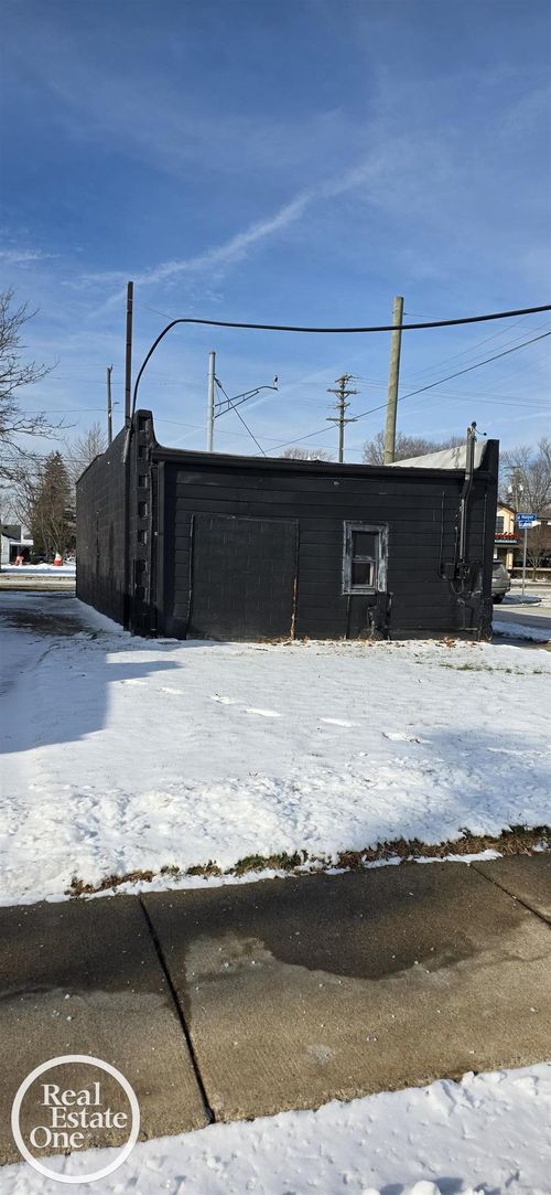 22230 Harper Ave, Saint Clair Shores, MI, 48080-1816 | Card Image