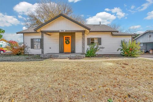 622 N Boone Ave, Elk City, OK, 73644-3306 | Card Image