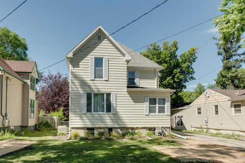 1637 8th Avenue S, Fargo, ND, 58103 | Card Image