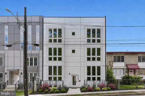 ph3-2105 M St Ne, WASHINGTON, DC, 20002-2050 | Card Image