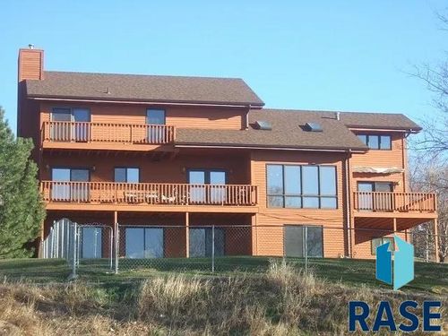 417 N Sanborn St, Chamberlain, SD, 57325-1351 | Card Image