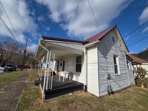 208-204-208 W 7th St, Weston, WV, 26452-1637 | Card Image