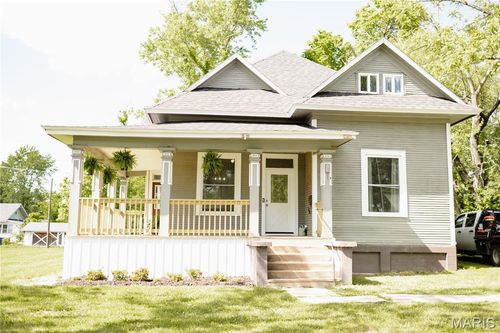 404 E 9th St, Salem, MO, 65560-1113 | Card Image