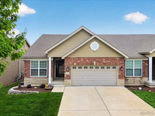 16129 Amber Vista Dr, Ellisville, MO, 63021-5979 | Card Image