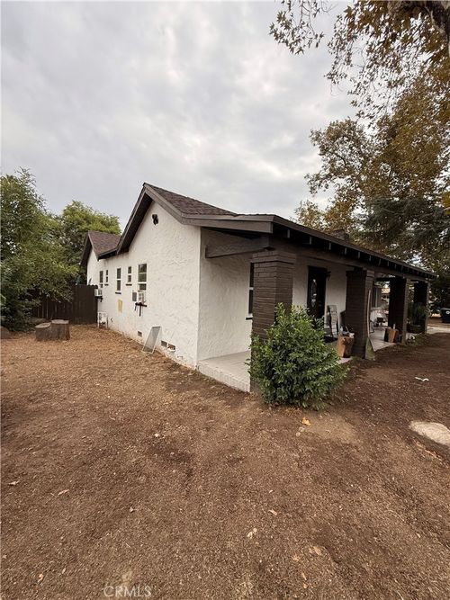 6937 Barton St, San Bernardino, CA, 92404-6203 | Card Image