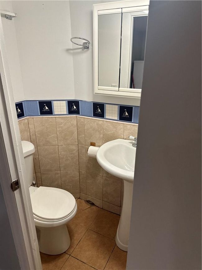 Half Bathroom | Image 14