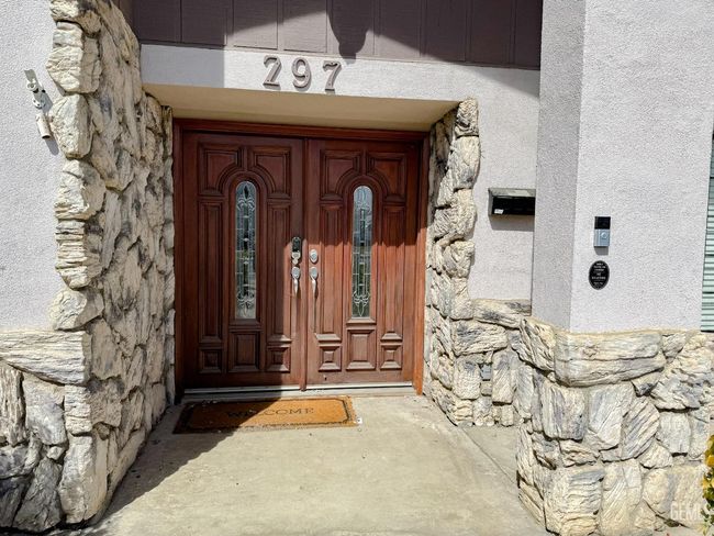 297 Pine St, House other with 3 bedrooms, 3 bathrooms and null parking in Shafter CA | Image 5