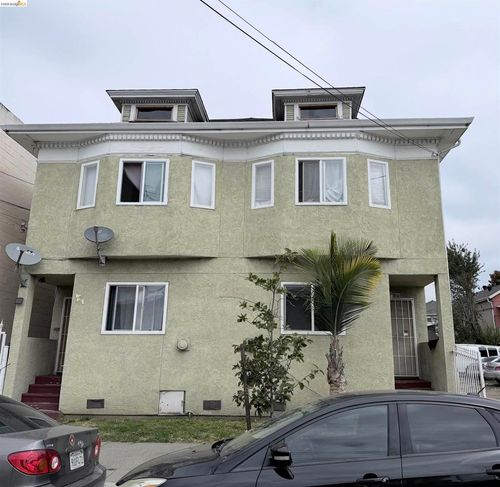 890 31st St, Oakland, CA, 94608-4302 | Card Image