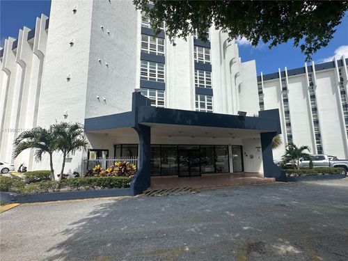apt-114-9682 Fontainebleau Blvd, Miami, FL, 33172-4121 | Card Image