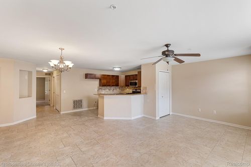 8437 Williamstown Dr, Shelby Township, MI, 48316-2656 | Card Image