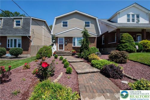 1113 5th St, CATASAUQUA, PA, 18032-2206 | Card Image