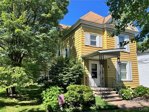 105 E Heman St, East Syracuse, NY, 13057-2209 | Card Image