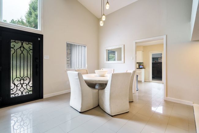 12208 Treeview Ln, House other with 4 bedrooms, 2 bathrooms and null parking in Farmers Branch TX | Image 4