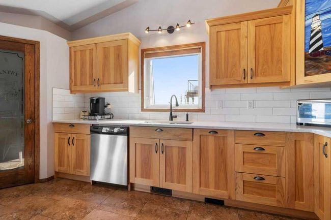 5 Laurel Close, House other with 5 bedrooms, 3 bathrooms and 5 parking in Sylvan Lake AB | Image 4