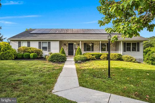 55 Ridge Ave, CARLISLE, PA, 17013-8127 | Card Image