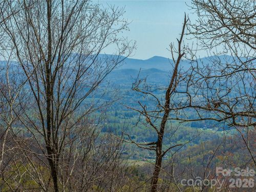 75-370 Autumn Ridge Ln, Hendersonville, NC, 28792-0681 | Card Image
