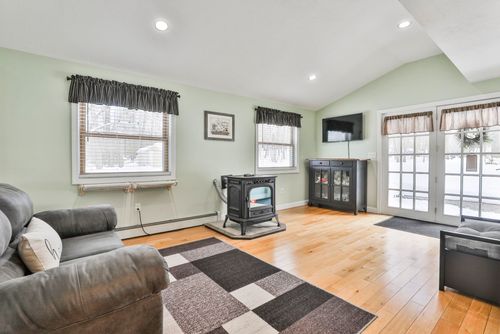 67 B Kienia Rd, Hudson, NH, 03051 | Card Image