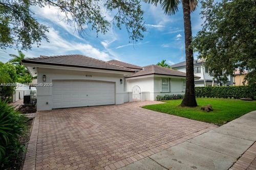 8325 Nw 161st Ter, Miami Lakes, FL, 33016-6624 | Card Image