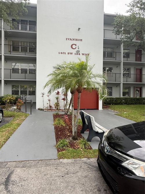 apt-106c-1401 Sw 134th Way, Pembroke Pines, FL, 33027-6418 | Card Image