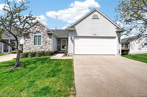 761 Knollwood Cir, South Lyon, MI, 48178-2069 | Card Image