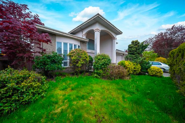 3620 Vinmore Avenue, House other with 5 bedrooms, 3 bathrooms and 3 parking in Richmond BC | Image 2