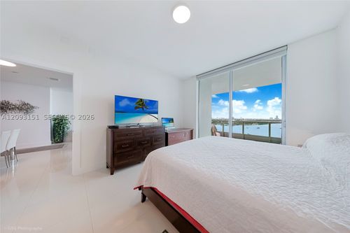 2602-900 Biscayne Blvd, Miami, FL, 33132-1565 | Card Image