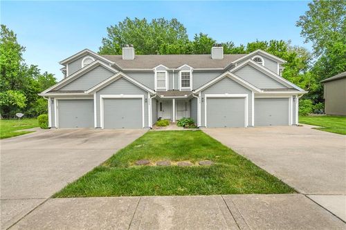 6033 Ne Moonstone Dr, Lee's Summit, MO, 64064-1198 | Card Image