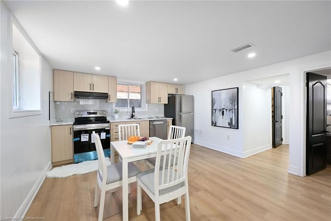 812 10 Th Ave, House other with 5 bedrooms, 2 bathrooms and 5 parking in Hamilton ON | Image 30
