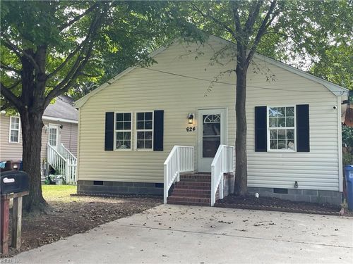 624 Post Ave, Chesapeake, VA, 23324-1215 | Card Image