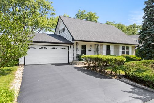 326 Dorchester Ln, Elk Grove Village, IL, 60007-3808 | Card Image