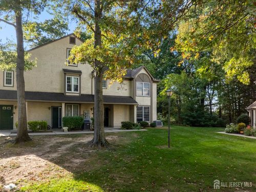 107 Commons At Kingswood Dr, East Brunswick, NJ, 08816-5208 | Card Image