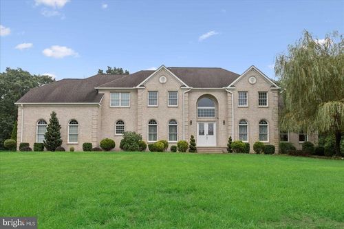 2 Curtins Cor, MILLSTONE TOWNSHIP, NJ, 08510-1240 | Card Image