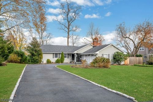 33 Colonial Dr, Morristown, NJ, 07960-4727 | Card Image